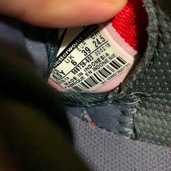 NIKE red shoes - Picture 5 of 8